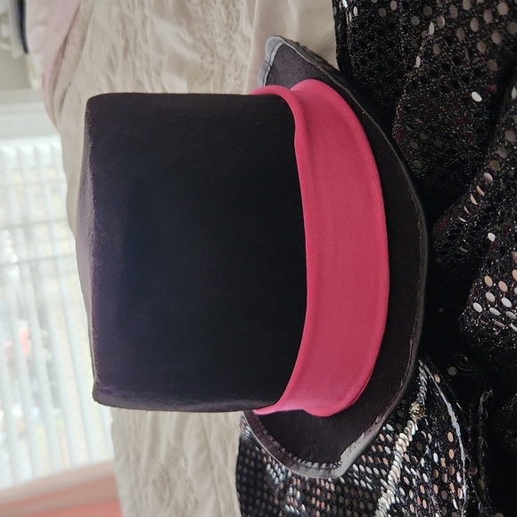 Stunning, 3 piece Glitzy dance costume - Picture 2 of 9